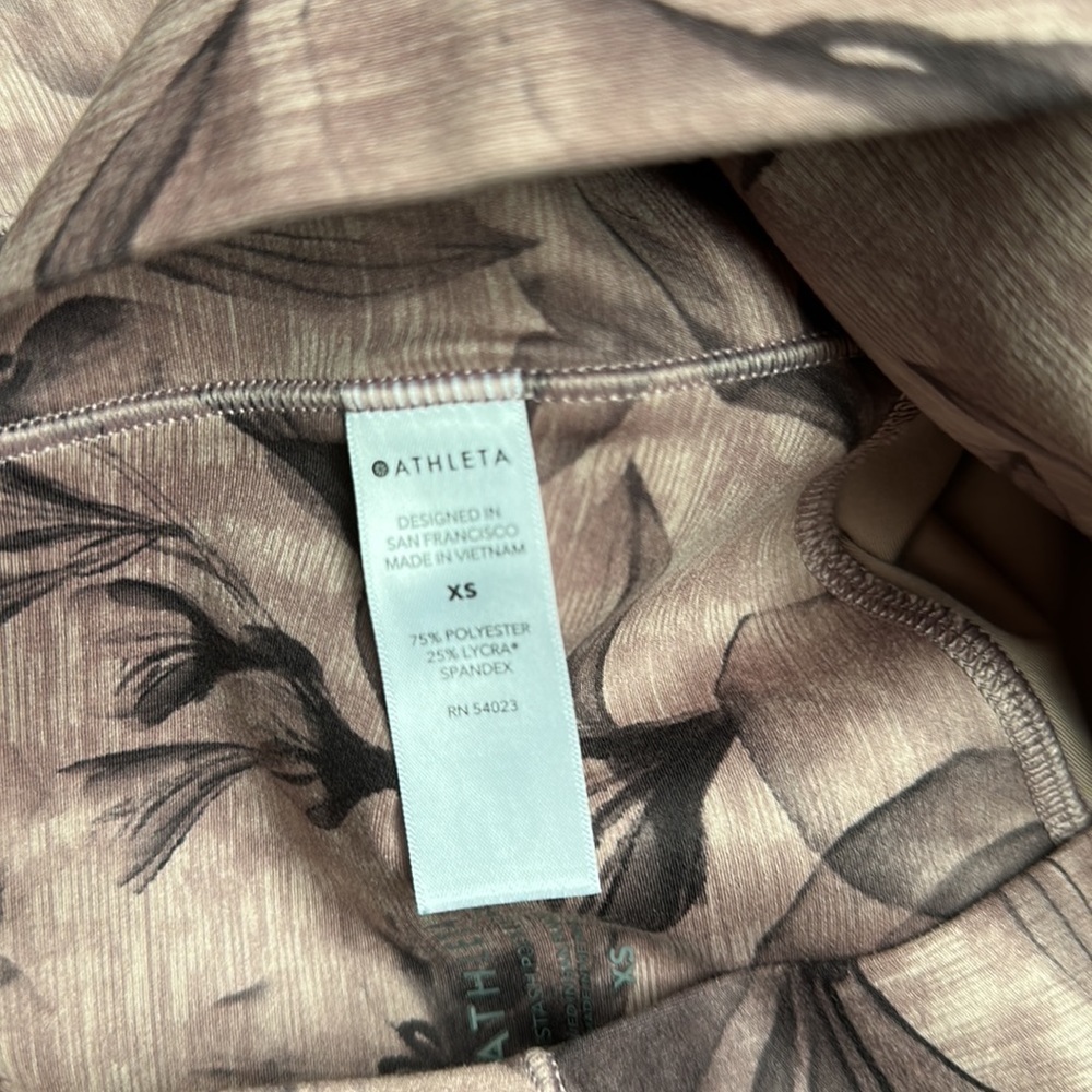 Atletha Stash Pocket Leggings - Picture 8 of 9